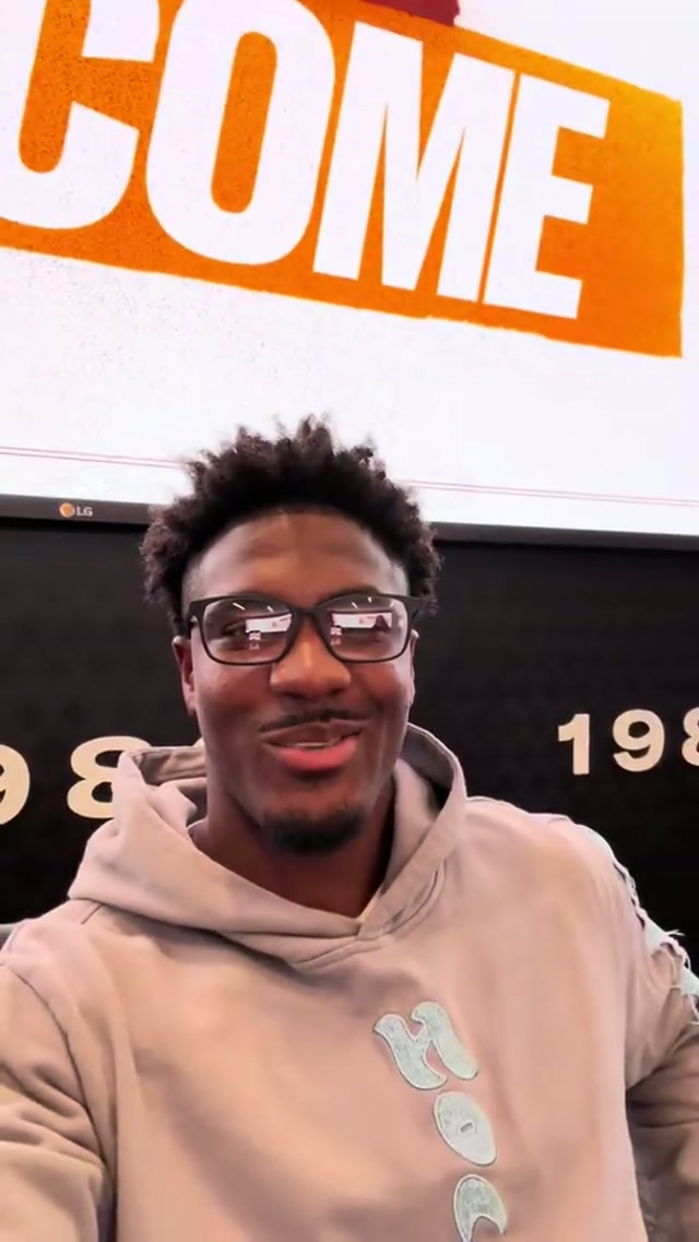 signed Jayden’s bestie ✅ #rachaadwhite #jaydendaniels #nfl #football 