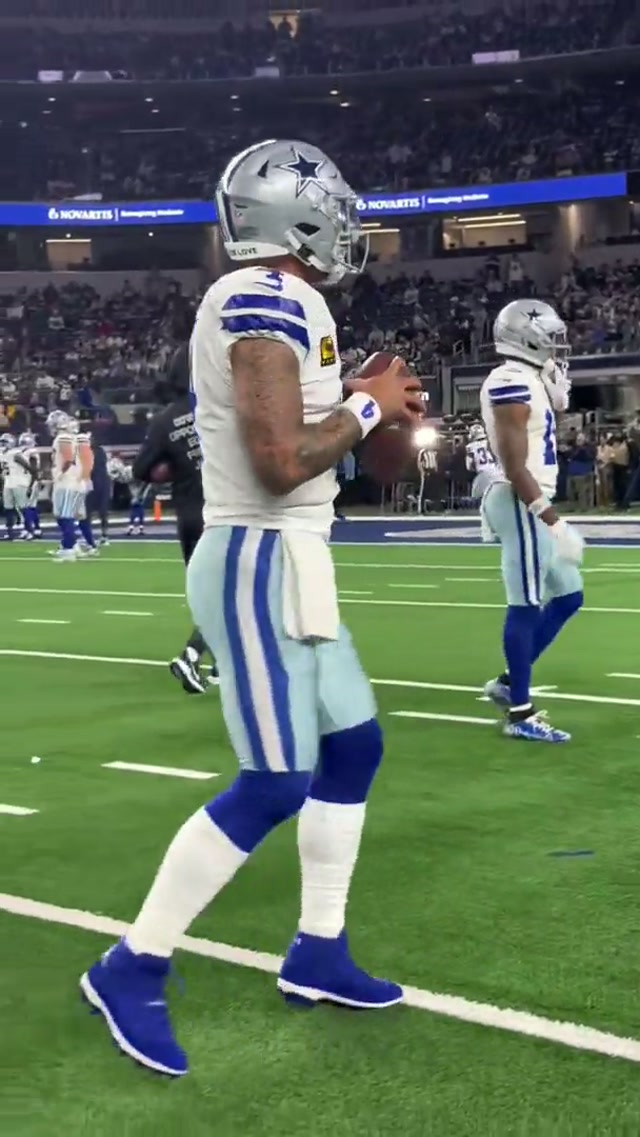 workin’ under the lights 💡

#DallasCowboys #DakPrescott #NFL #NFLGameday #football 