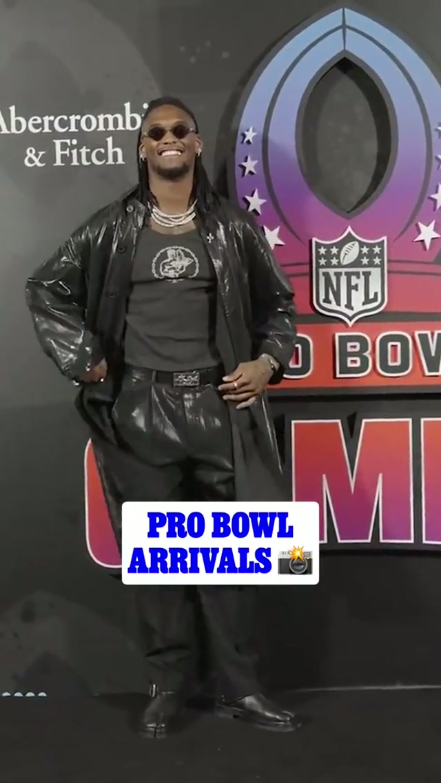 Steppin’ out in SF 🧵

📺: #ProBowlGames tonight on ESPN

#DallasCowboys #NFL #Arrivals #fashion