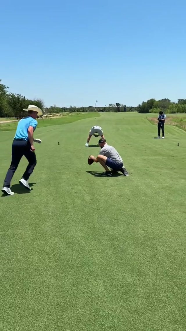 happy sunday, friends ⛳️ 

#DallasCowboys #NFL  #golf #themasters #BrandonAubrey