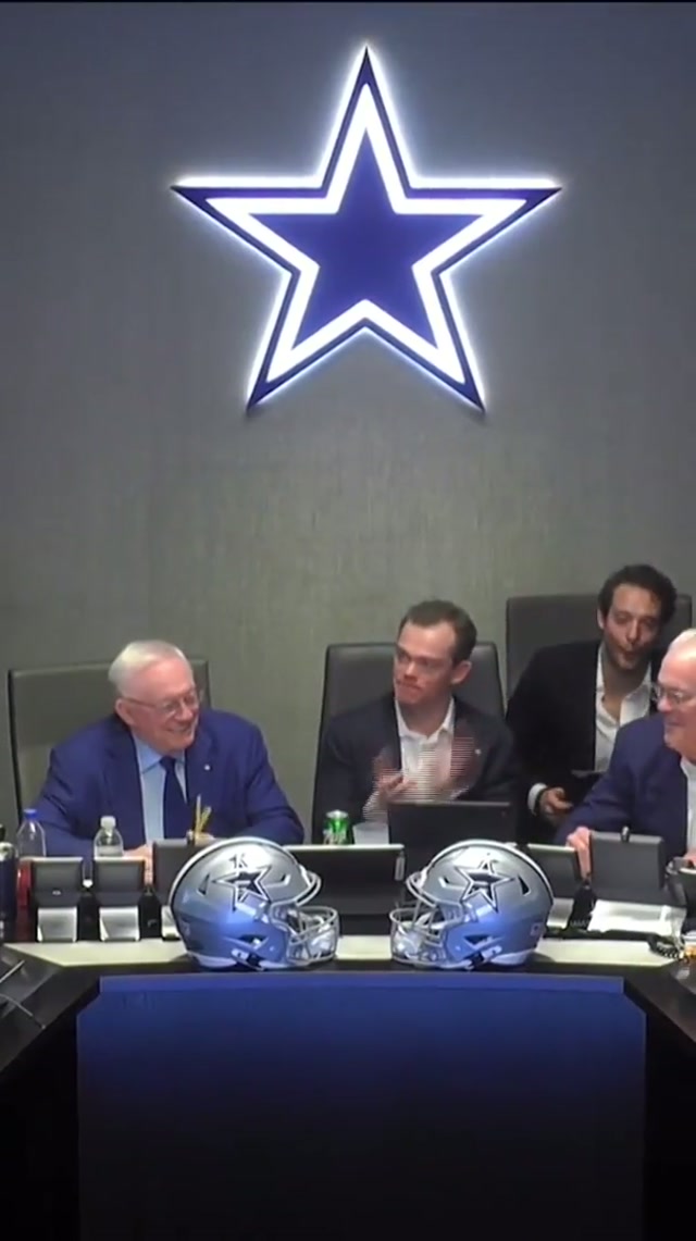 "Caleb, you're a Cowboy!" 🤠

#dallascowboys #nfl #draft #secretaudio #calebdowns 