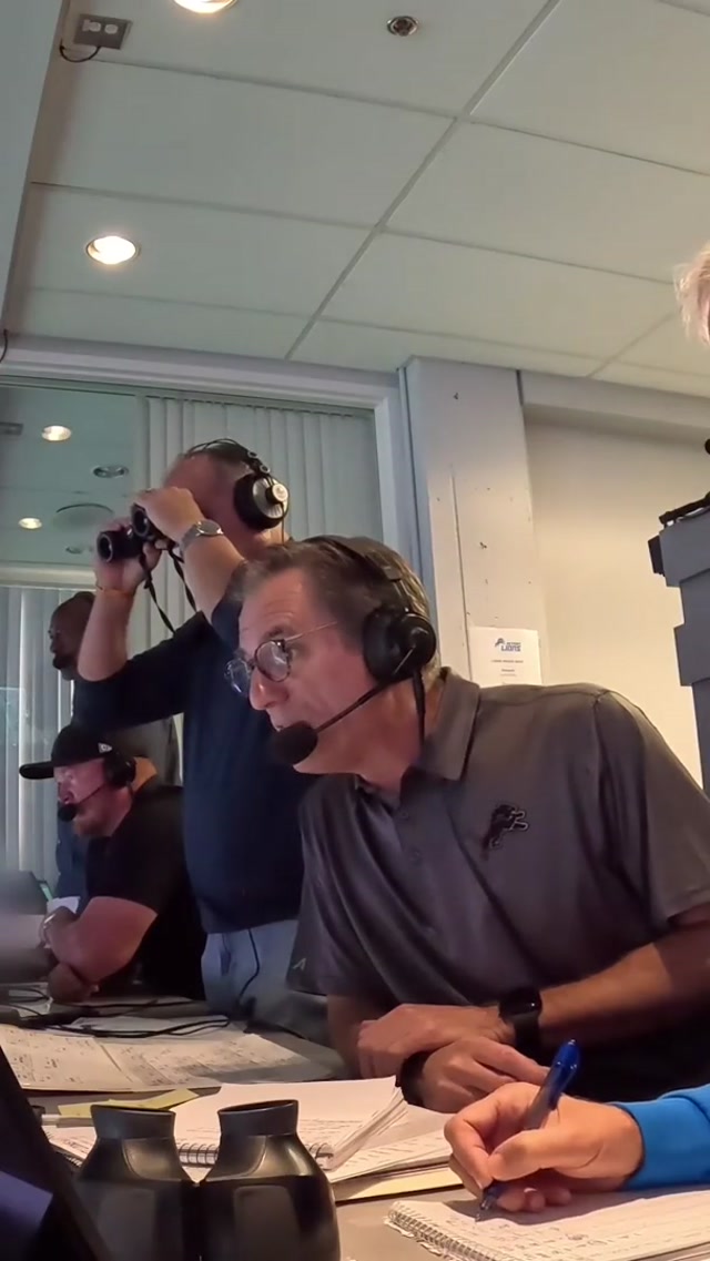 Dan Miller on the 🎙️ for Amik’s punch out! #DetroitLions #Football #nfl
