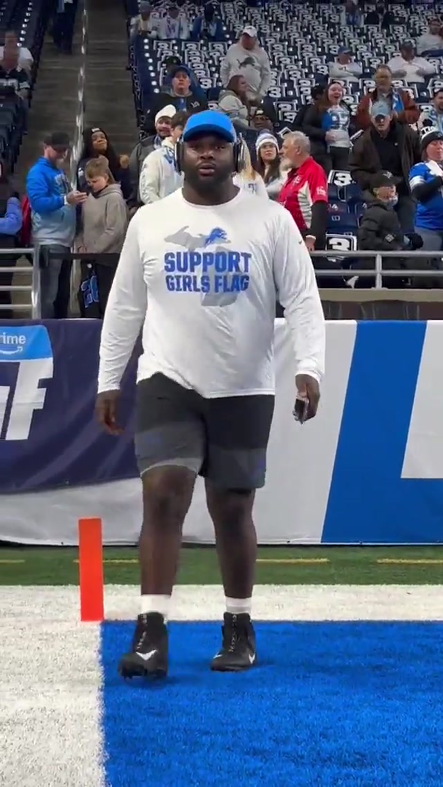 Warming up Ford Field 
#DetroitLions #NFL #football