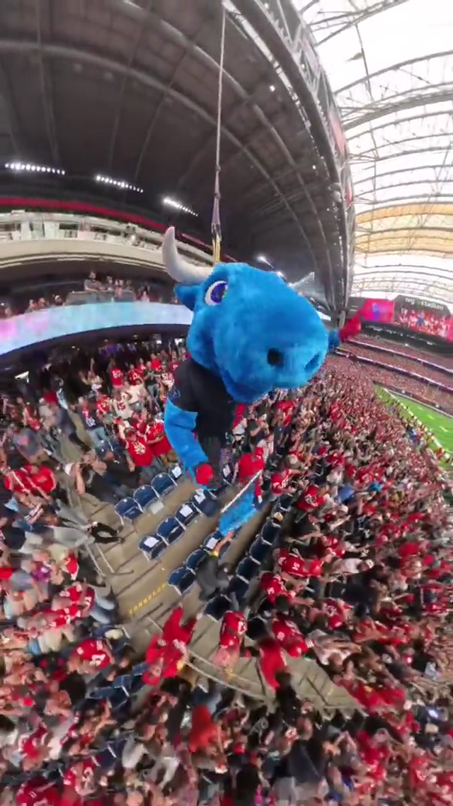 UP UP AND AWAY 😱
#houston #texans #TORO #nfl #stunt