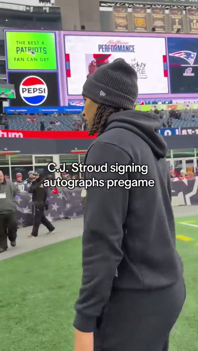 QB1️⃣ showing love 🫶

#houston #texans #nfl #playoffs