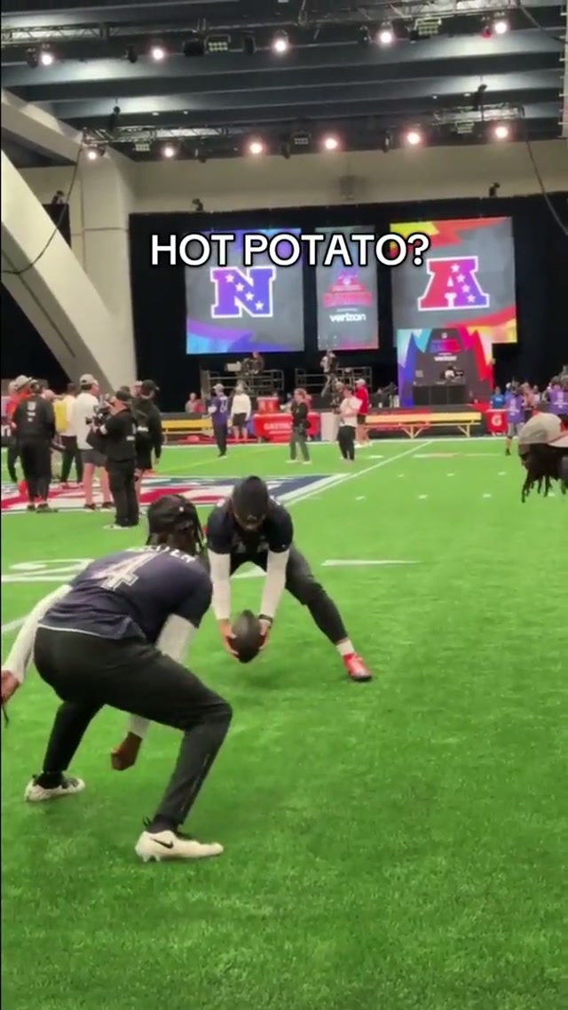 Anybody wanna play a game? 🤣#nfl #probowl #texans