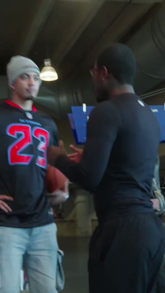 @JDub is ruthless 😂

#crossover #basketball #funny #houstontexans 