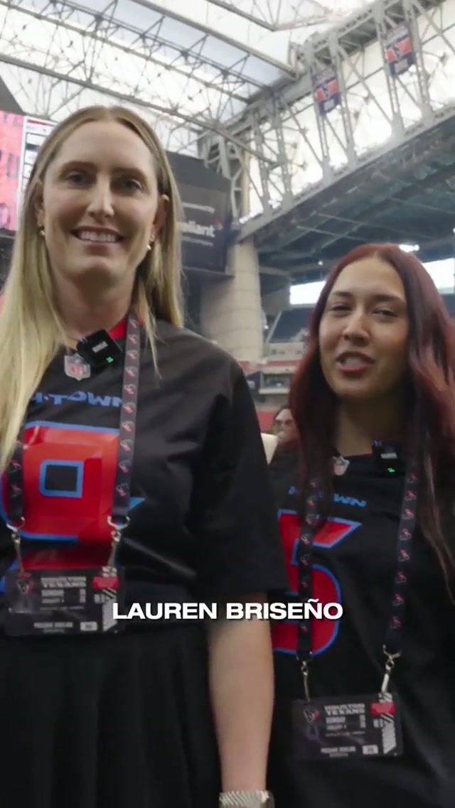 We're bringing volleyball and football to gamedays 🤘 #volleyball #football #nfl #houstontexans 