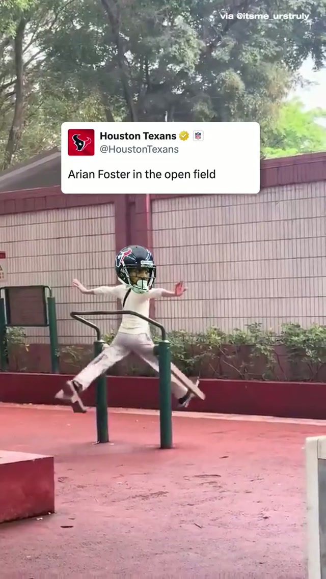 Just gliding. 

#houston #texans #nfl #arianfoster 