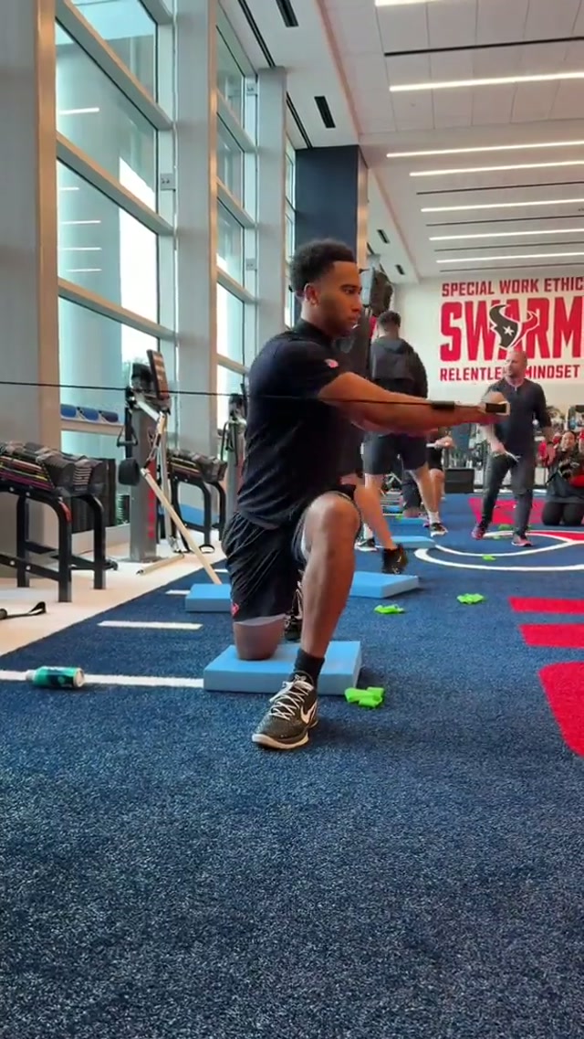 Lab work 🧪 #nfl #football #houstontexans #workout #fyp 
