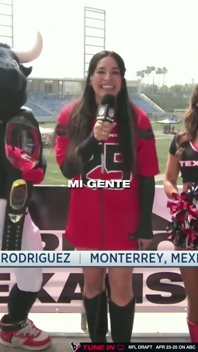 Safe to say Raquel was pumped for our newest Texan 😂

#houston #texans #raquelrodriguez #nfl #nfldraft 