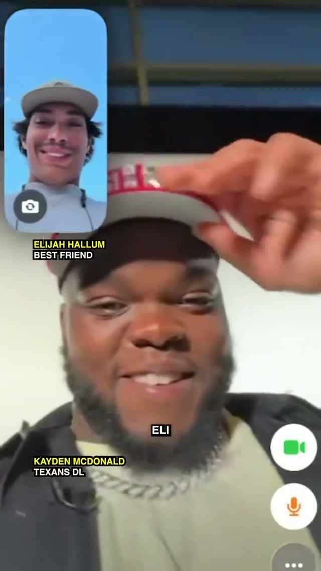What friends are for 🫶 #kaydenmcdonald #houstontexans #wholesome #nfl #fyp 