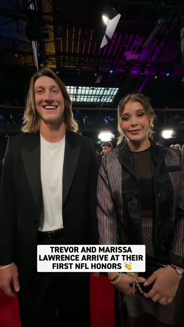Mom and dad are here!!! 🫶 #nflhonors #trevorlawrence #marissalawrence #redcarpet #nfl 