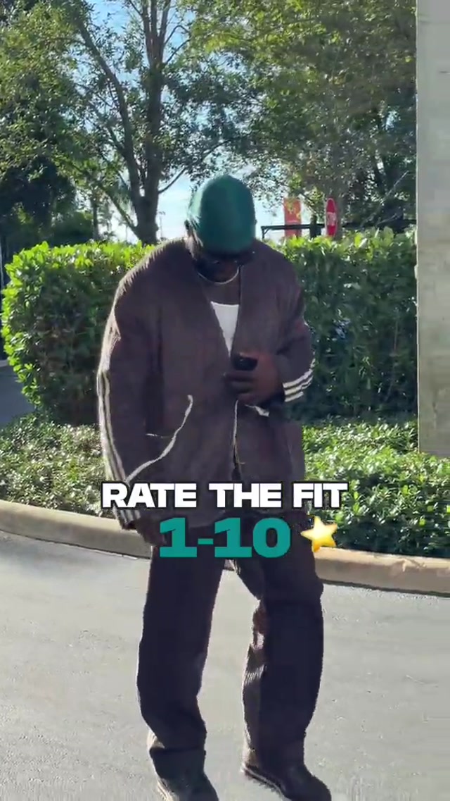 Rate @Cheetah Bo Hill βs fit 1-10 π #nfl #mondaynightfootball #rivalries