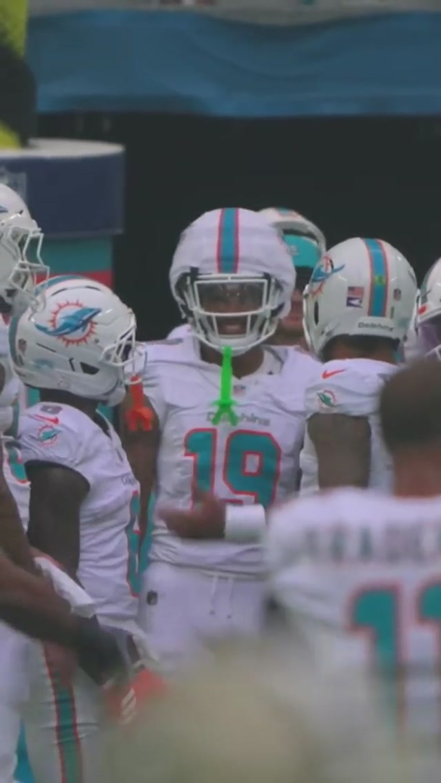 Meet our friend mic’d up 🤝🎙️ #tuatagovailoa #micdup #funny #nfl 