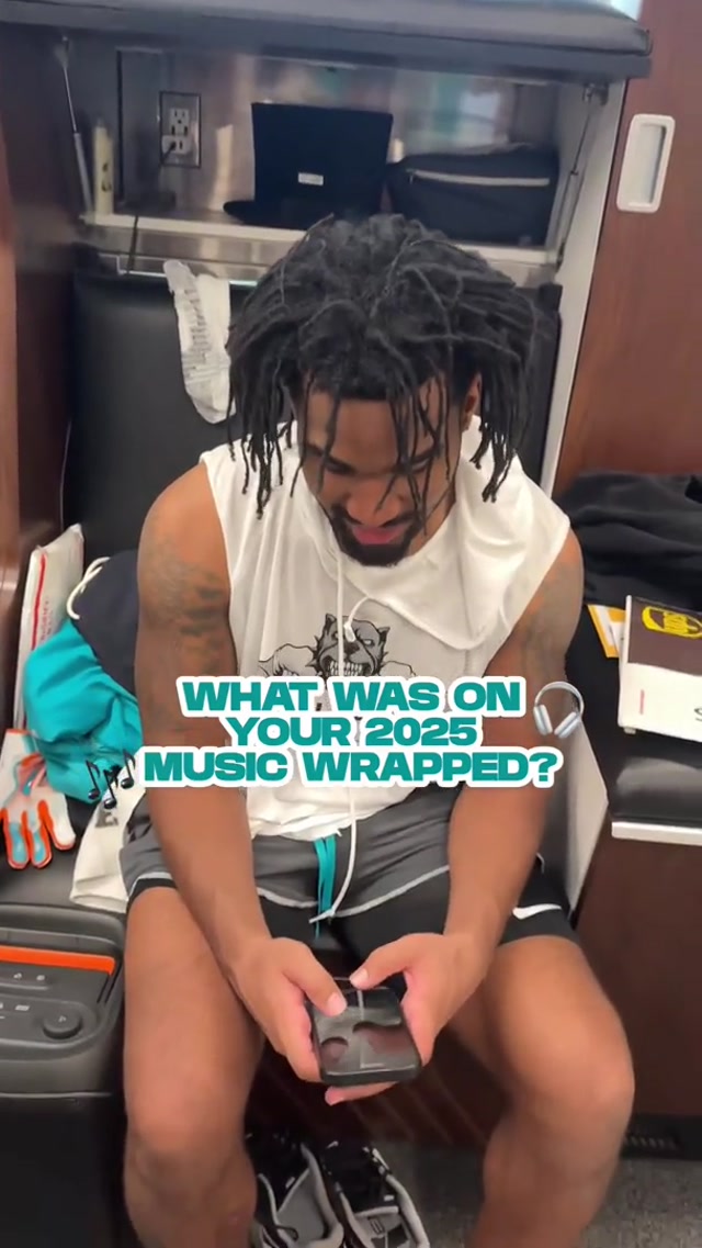 *added to playlist*

We asked the guys their top music of the year 🎶
#nfl #minimic #music