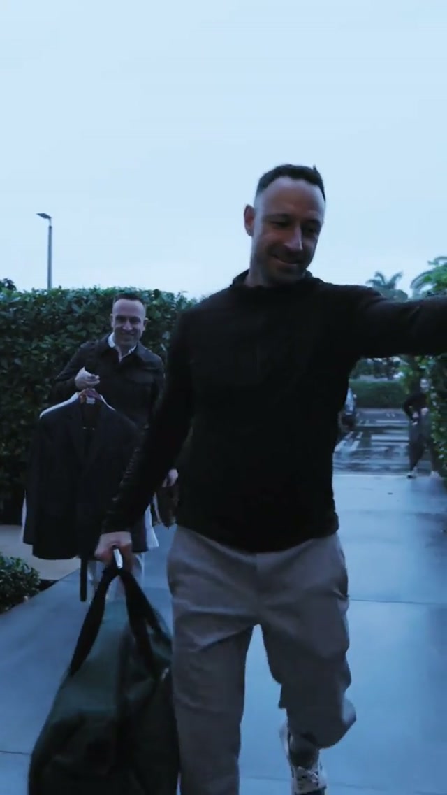 The beginning of a new era 🐬

Take a behind-the-scenes look at Coach Hafley’s first day!