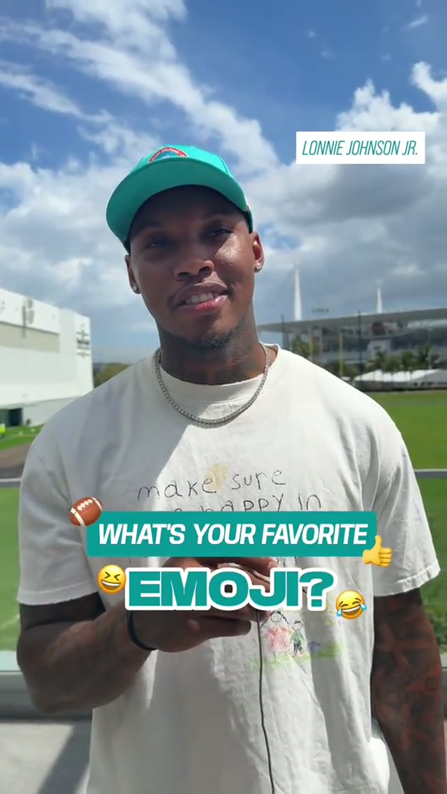 In case anyone was wondering admin's favorite emoji is: 🐬
#nfl #emoji #minimic #miamidolphins 