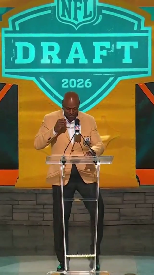 Jacob Rodriguez finds the ball 🥊
#phinsup #nfldraft 