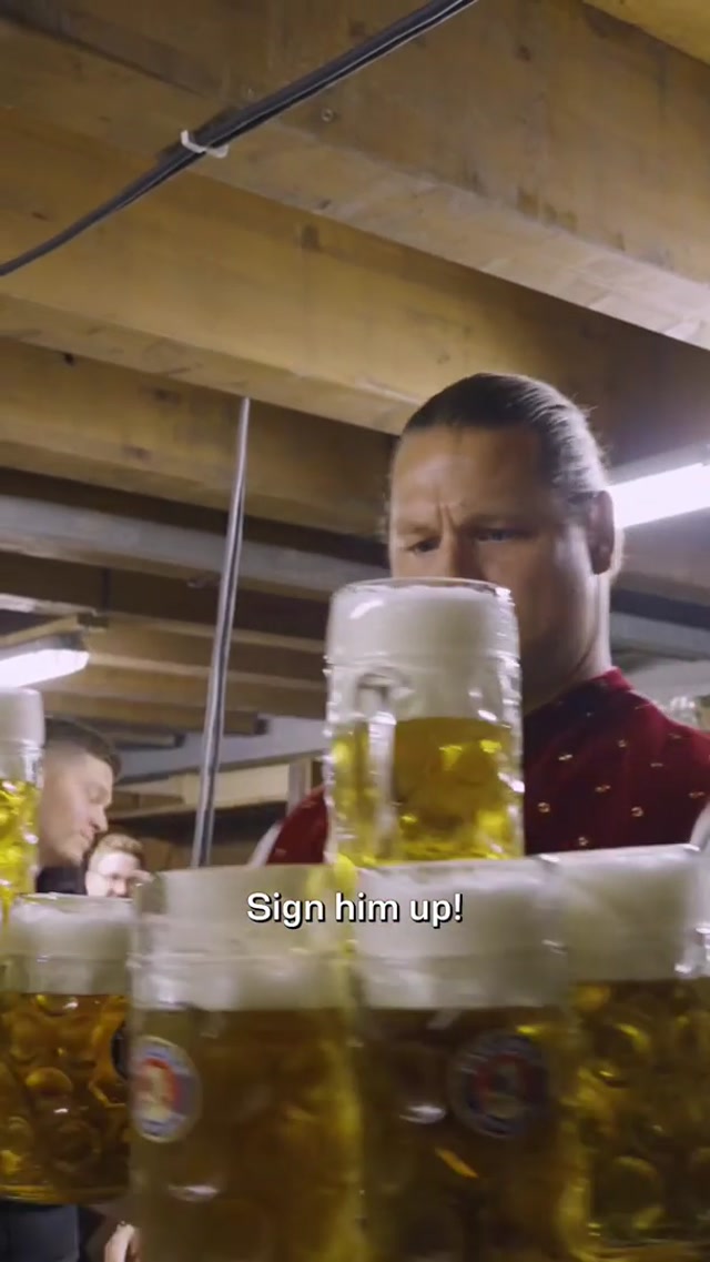 The Eli Manning Show takes over Oktoberfest with Markus Kuhn 🍻 #elimanning #oktoberfest #germany #nygiants 