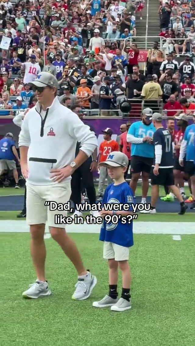 90s kids stand up🕺 #nyg #giants #nfl #elimanning 