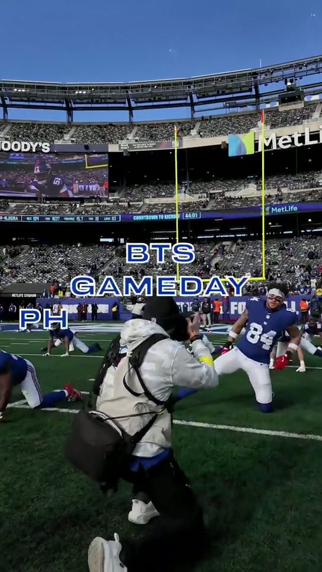 What goes into capturing an NFL game? 📸 #giants #nfl #photography #football #sportsphotography