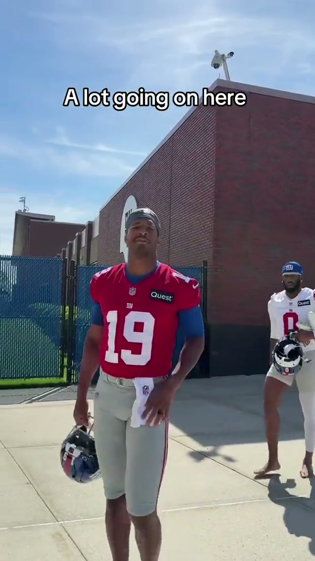 Typical day with them #giants #nfl #walkouts #football 