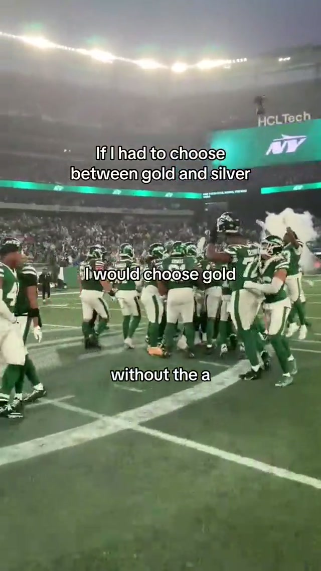 Iykyk…send this to that special someone 🤣 #nyjets #newyorkjets #valentine #corny #gold 