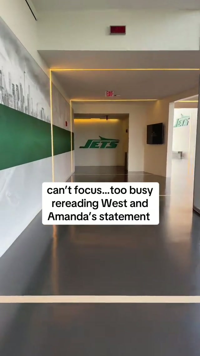 chat, we have no one to talk to about this #nyjets #summerhouse #bravotv #amandabatula #westwilson 