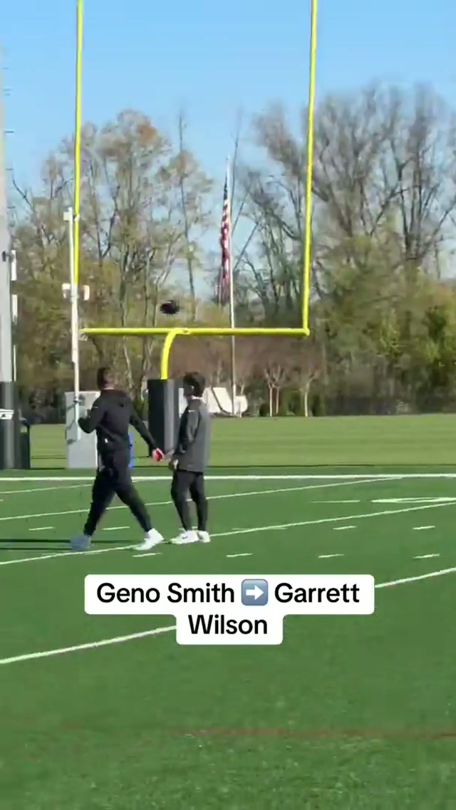 building that connection 👏 #nyjets #genosmith #garrettwilson 
