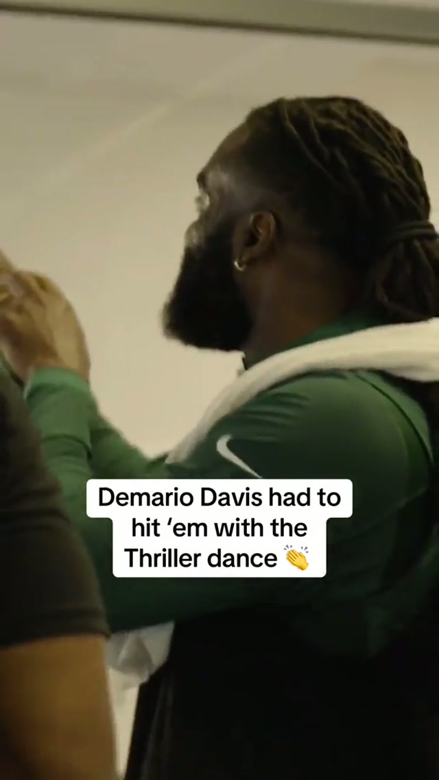 have a good idea what movie the guys are seeing this weekend 😂 #nyjets #demariodavis #nfl #michaeljackson #thriller