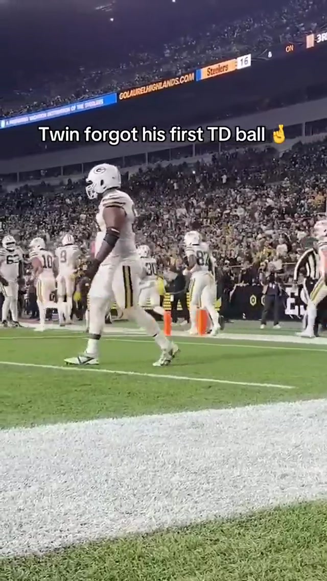 Savion almost forgot the ball on his first TD 😭 #packers #nfl #snf #lol