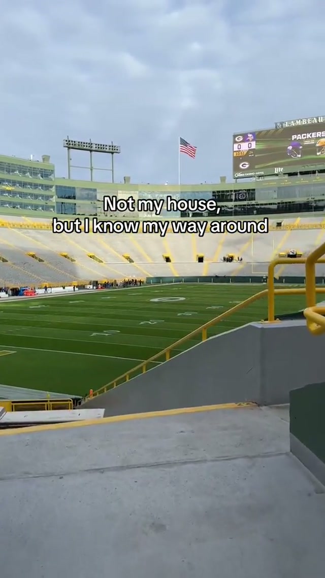 Telling my kids this is home #packers #nfl #lambeaufield 