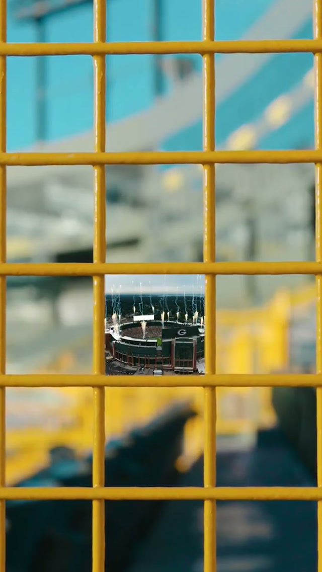 Missin’ you 

#packers #nfl #slowmo 