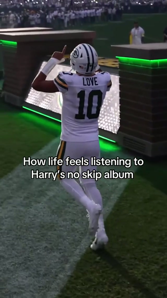Mood #harrystyles #packers #kissallthetime #nfl 