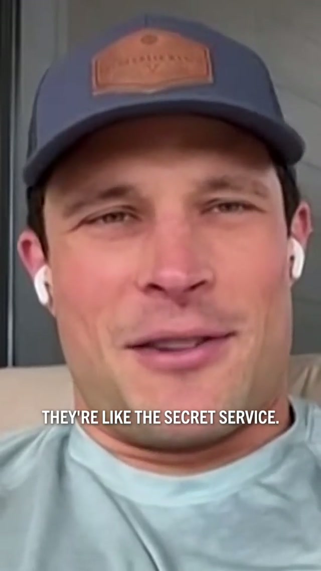 Luke’s Hall of Fame reveal had the neighborhood watch on alert 🤣 #carolina #panthers #lukekuechly 