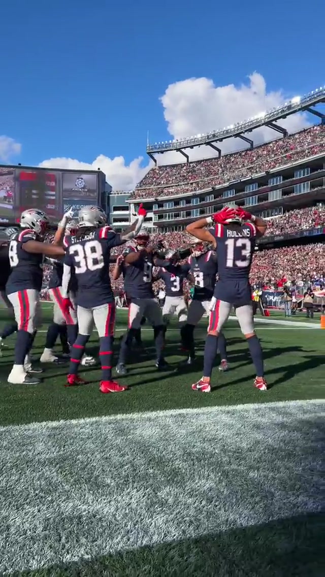 an all-time celly 😂 #nfl #patriots #newengland 