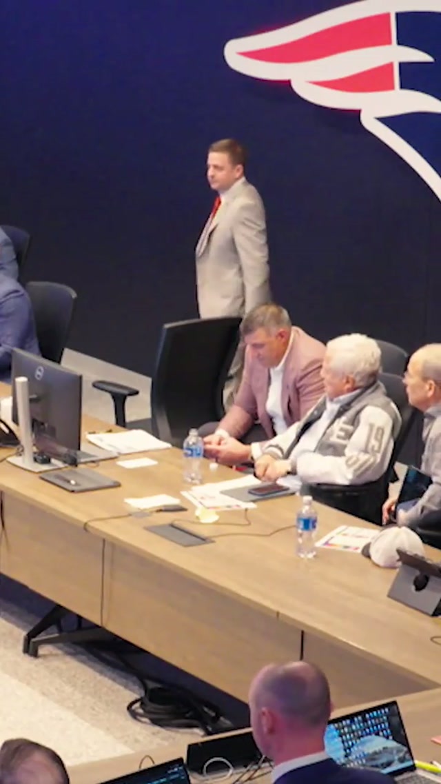 inside the draft room: caleb lomu gets the call 📞 #nfl #patriots #draft #caleblomu 