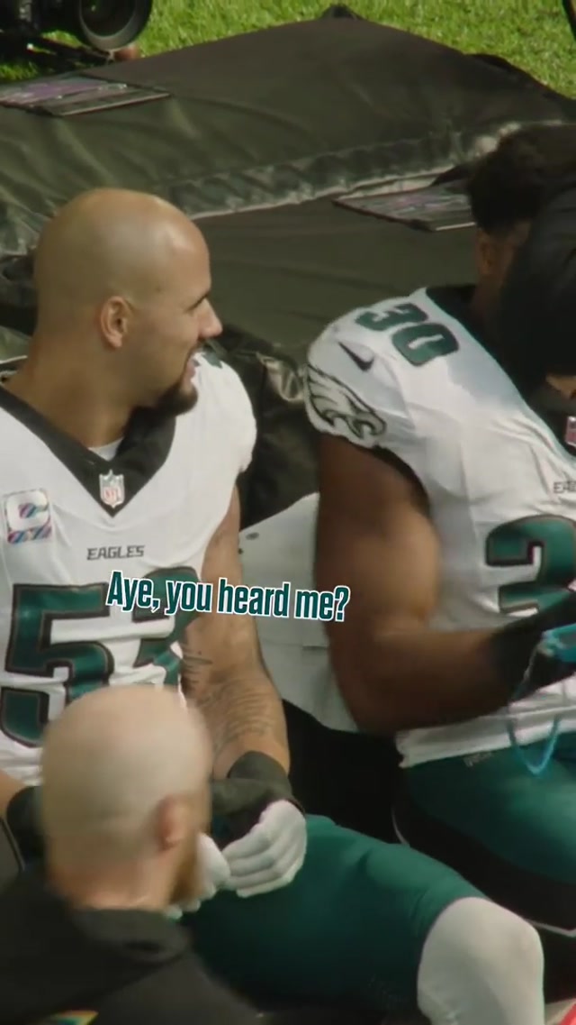 Go easy on the rook #eagles #nfl #micdup #zackbaun #jihaadcampbell 