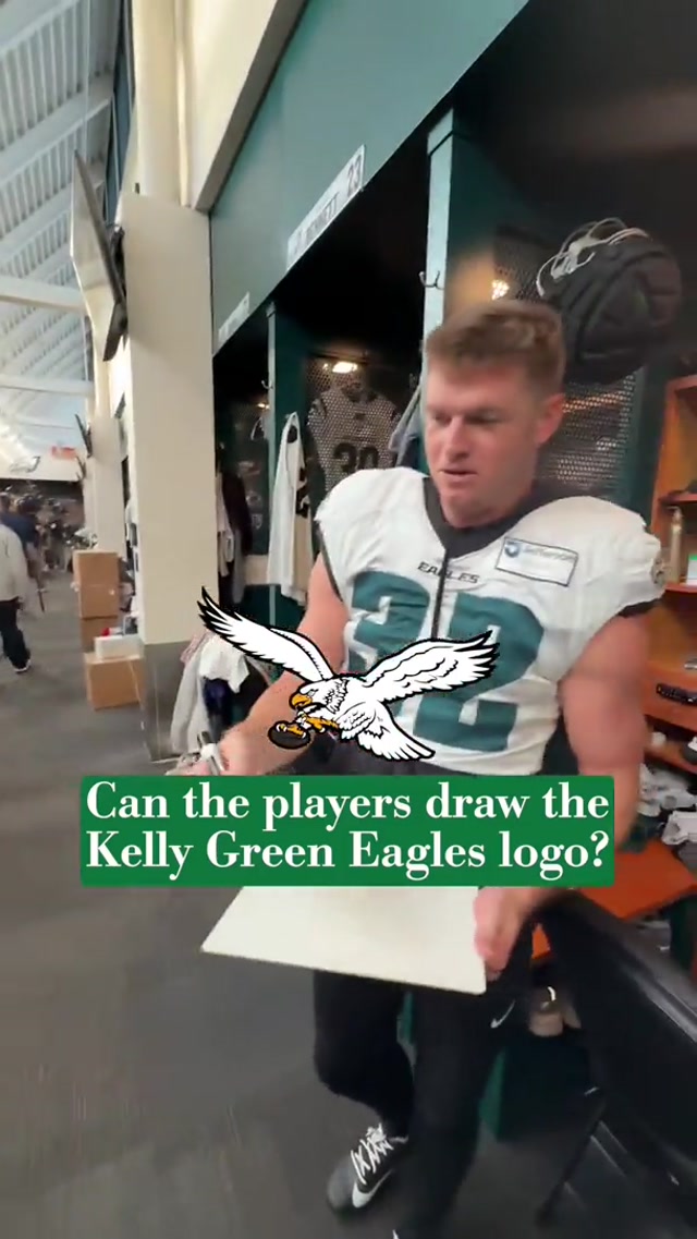 We’d say hang them in the Louvre but well… you know #eagles #nfl #kellygreen 