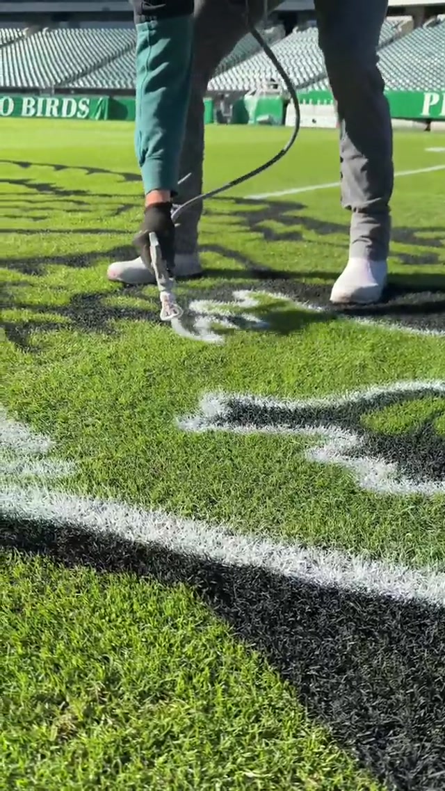 Fresh coat of paint 😮‍💨 #eagles #nfl #fieldpainting