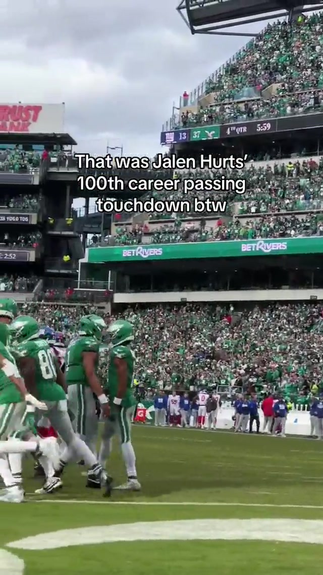 100 for 1 #eagles ##nfl #jalenhurts #jahandotson