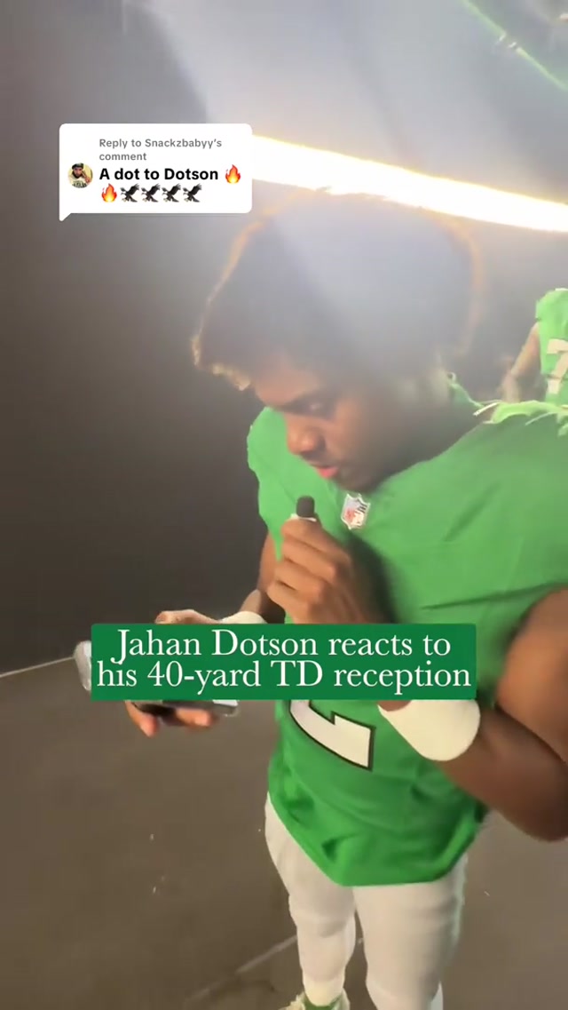 Replying to @Snackzbabyy he been doing this #eagles #nfl #jahandotson 