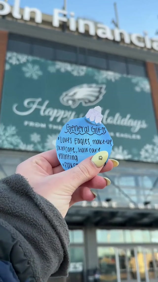 Giving this little Eagles fan a Christmas she’ll never forget 💚 #eagles #nfl #angeltree 