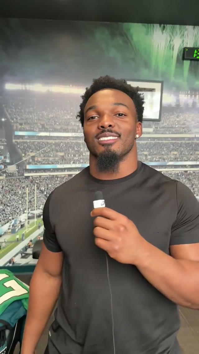 The guys had one last thing to say #eagles #nfl #thankyou 