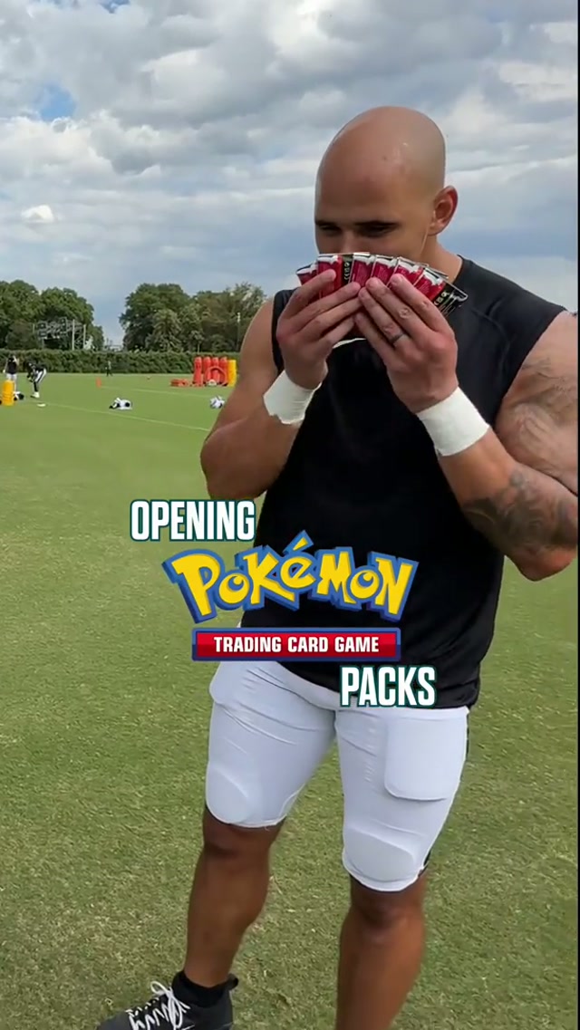 We heard it was National Trading Card Day 👀 #eagles #nfl #zackbaun #jordandavis 