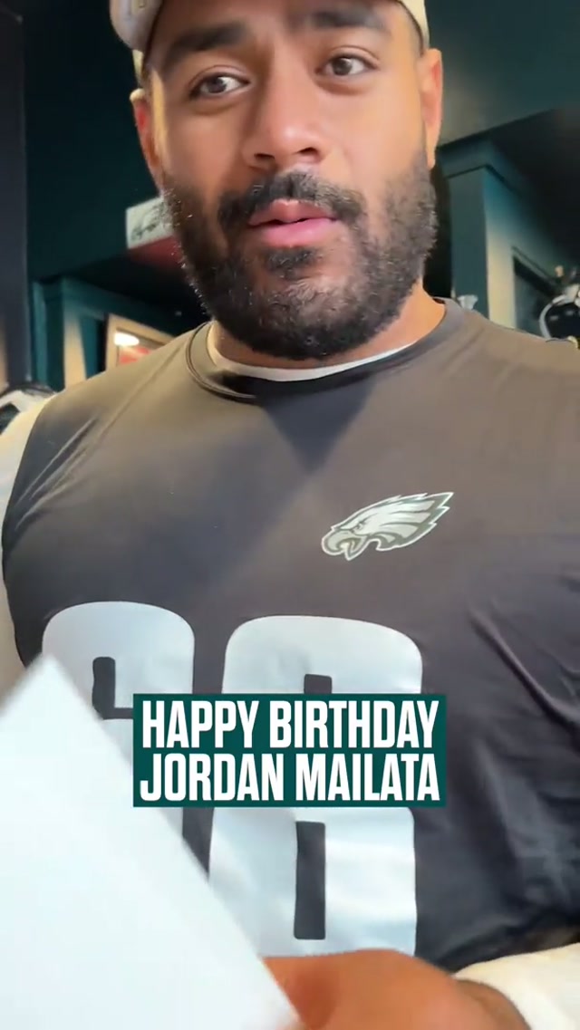 Happy Birthday to our favorite Aussie #eagles #nfl #jordanmailata