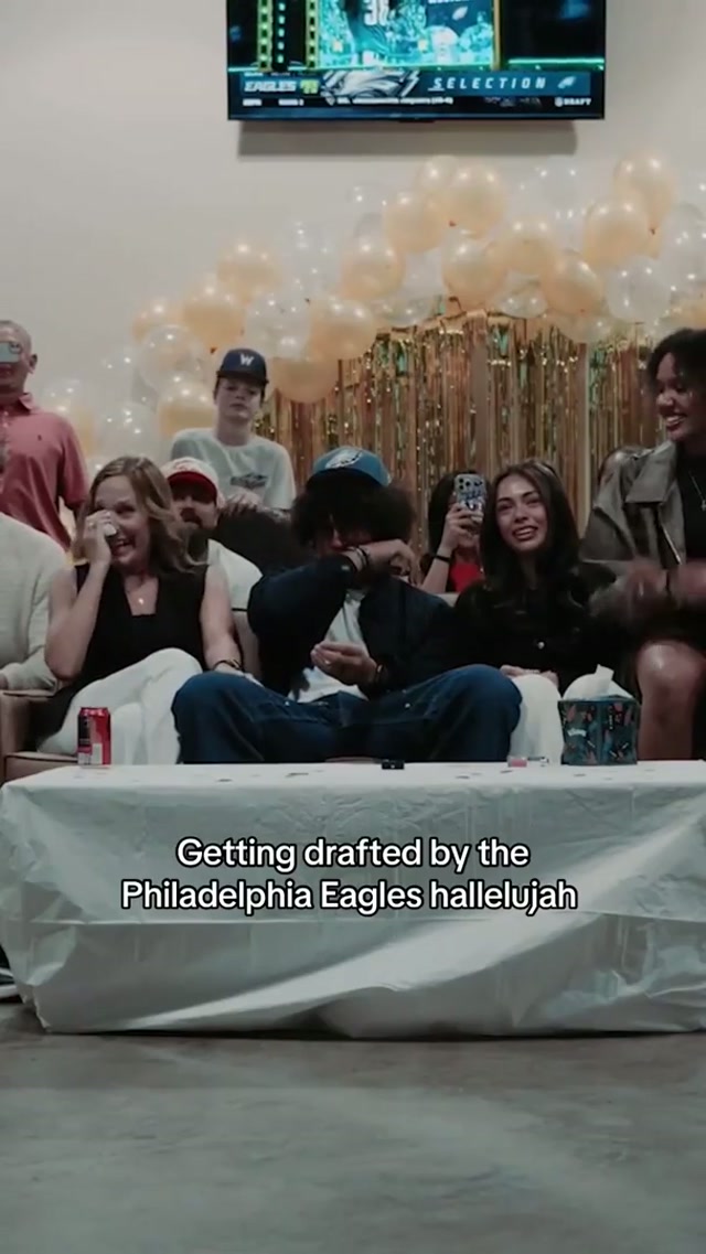Welcome to Philly, Eli 🦅💚 #eagles #nfl #elistowers #vanderbilt 🎥 via @Vanderbilt Football 