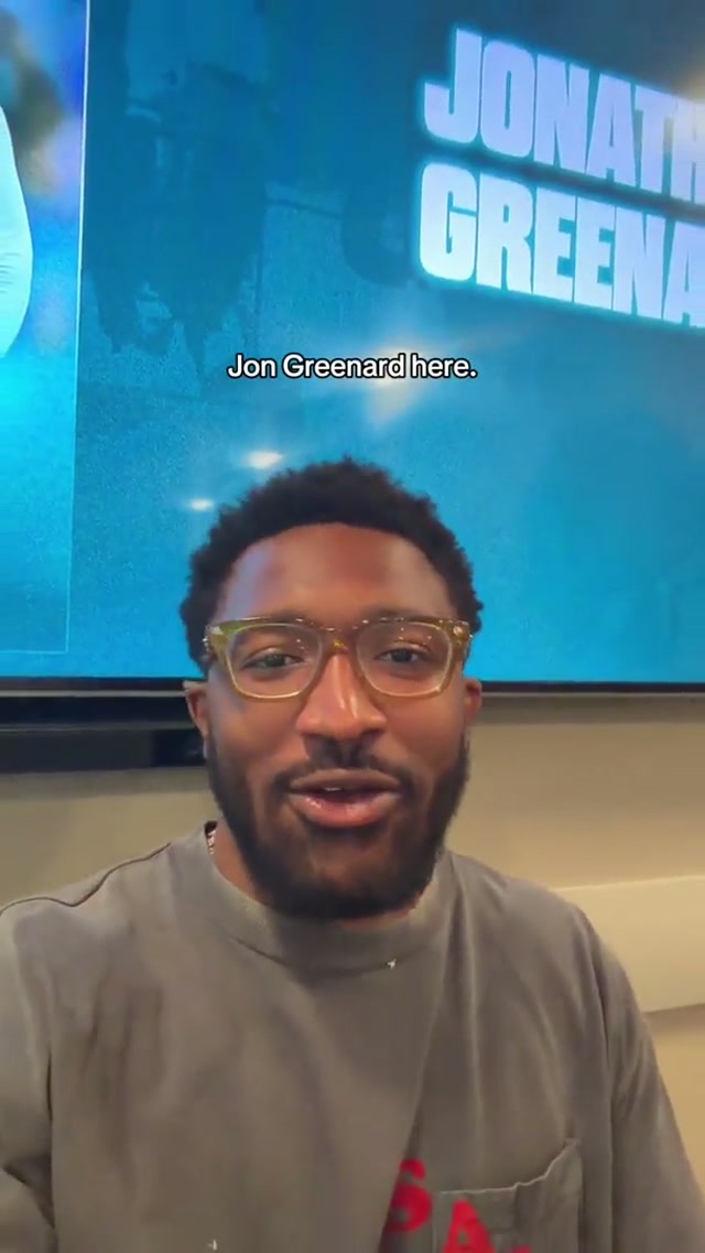Officially official 😄 #eagles #nfl #jonathangreenard 
