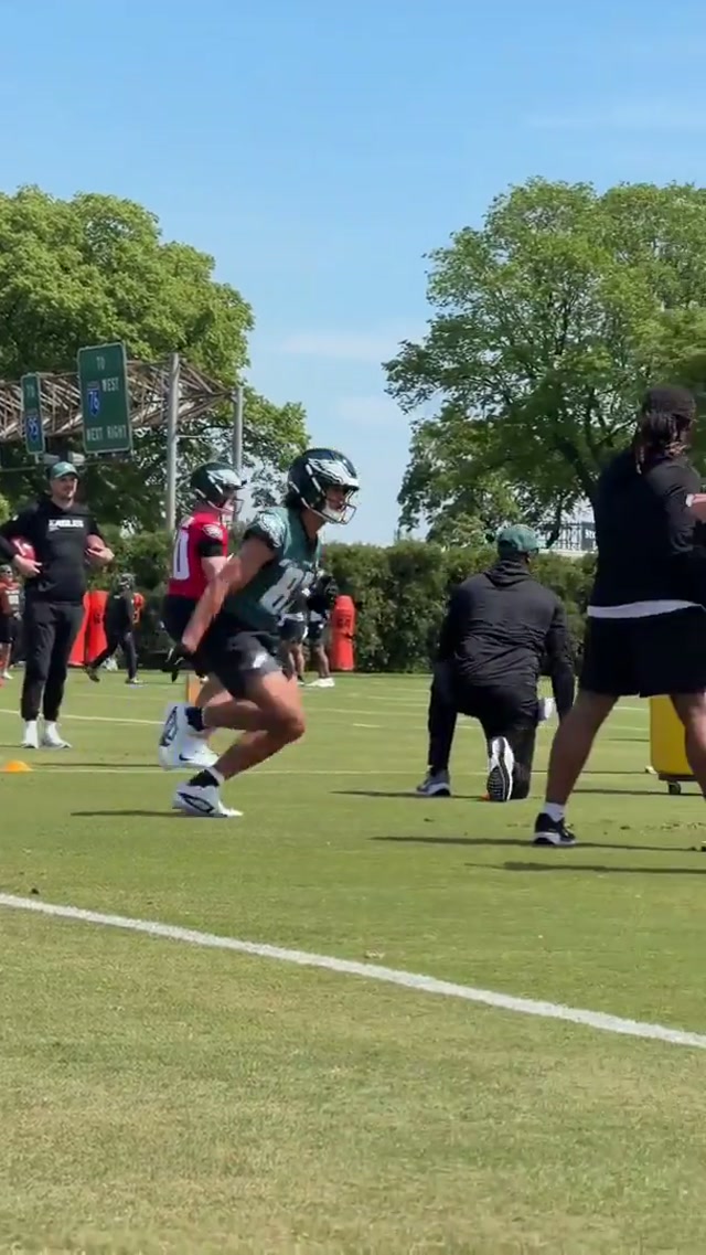 First look at the rooks #eagles #nfl #rookies 